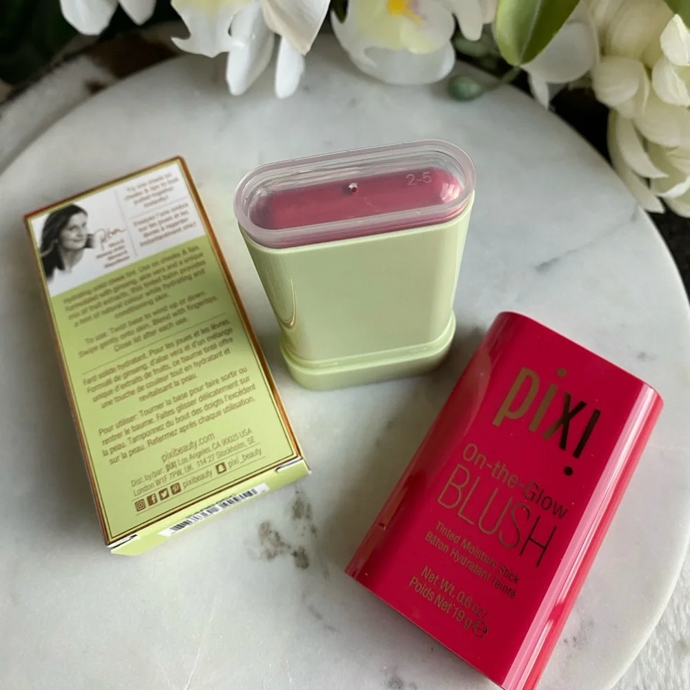 NIB Pixi On-the-Glow Blush Stick in Ruby - Strawberry Red